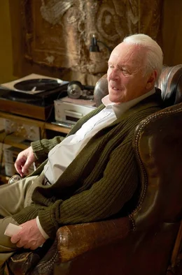 Anthony (Anthony Hopkins) versucht seine Krankheit zu &uuml;berspielen.