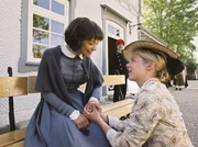 Margaretes (Heike Makatsch, links) beste Freundin Charlotte (Bernadette Heerwagen) w&uuml;nscht ihr alles Gl&uuml;ck f&uuml;r die Reise nach Wien und die schwere Operation. &copy; SWR/SWR/Bernhard Berger , honorarfrei - Verwendung gem&auml;&szlig; der AGB im engen inhaltlichen, redaktionellen Zusammenhang mit genannter SWR-Sendung bei Nennung: "Bild: SWR/SWR/Bernhard Berger " (S 2). SWR-Pressestelle/Fotoredaktion, Tel. 07221/929-2287,-3852, Fax-2059, foto@swr.de