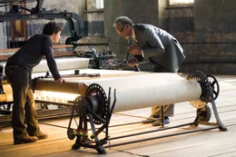 L-R: Wesley (James McAvoy) und Sloan (Morgan Freeman)