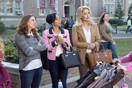 L-R: Vicky (Annie Mumolo), Stacy (Jada Pinkett Smith), Gwendolyn (Christina Applegate)