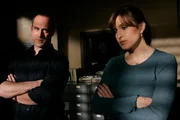 Detective Elliot Stabler (Christopher Meloni, l), Detective Olivia Benson (Mariska Hargitay, r) Detective Elliot Stabler (Christopher Meloni, l), Detective Olivia Benson (Mariska Hargitay, r)