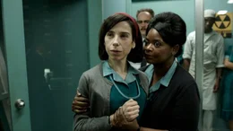 Elisa Esposito (Sally Hawkins, l.); Zelda Delilah Fuller (Octavia Spencer, r.)
