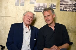 Ludwig Sebus (l) und Filmemacher Christoph Simon bei einer Drehpause im NS-DOK.