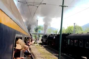 Parallelfahrt auf der Schwarzwaldbahn mit gegenseitigem &Uuml;berholen.