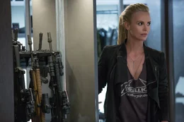 Die Terroristin Cipher (Charlize Theron) schreckt vor nichts zur&uuml;ck, um ihr Ziel zu erreichen.