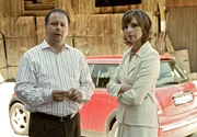 Sonja Messner (Maria Bachmann) und ihr Gatte Harald (Markus H. Eberhard) wollen ihren Neffen abholen.