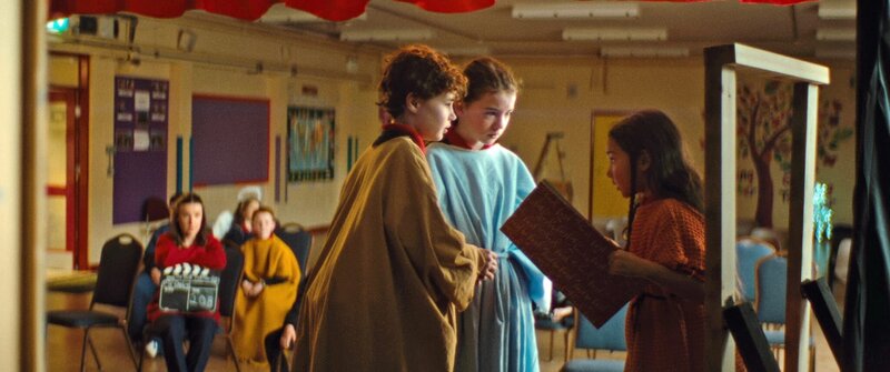 Holly und das Krippenspiel (GB, 2023)