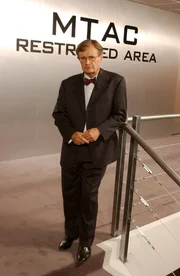 Ducky ist der Gerichtsmediziner des NAVY CIS Teams. Er ist exzentrisch, schelmisch und dennoch liebenswert ...