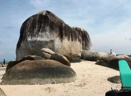 Felsformation auf der Insel Belitung.
