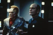 Doc (Robert Picardo) und Neelix (Ethan Philips).