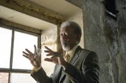 Sloan (Morgan Freeman)