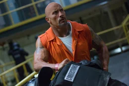 Luke Hobbs (Dwayne Johnson) hat nicht vor eine l&auml;ngere Zeit im Gef&auml;ngnis zu verbringen.