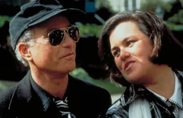 Chris Lecce (Richard Dreyfuss, l.) hat gro&szlig;e Schwierigkeiten mit seiner neuen "Kollegin" Gina Garrett (Rosie O'Donnell, r.) ...