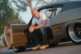 Eigentlich hatte sich Dom (Vin Diesel) auf ein normales Leben gefreut, doch dann taucht pl&ouml;tzlich der Bruder von Owen Shaw auf und will an Doms Crew Rache daf&uuml;r nehmen, was sie Owen angetan haben ...