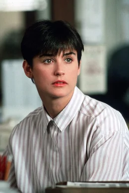 Die trauernde Molly (Demi Moore) wei&szlig; nicht, ob sie dem angeblichen Medium glauben soll ...