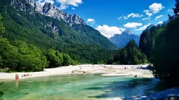Slowenien &ndash; Zwischen Alpen und Adria &Uuml;berall im Land gibt es Fl&uuml;sse, B&auml;che, Quellen, Thermalb&auml;der &ndash; alle mit Trinkwasserqualit&auml;t.  Copyright: SRF/NDR/MFG-Film/Till Lehmann
