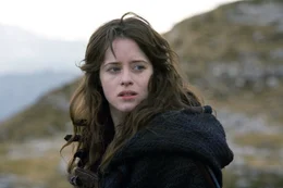Ritter Behmen und Felson sollen ein M&auml;dchen (Claire Foy), das f&uuml;r eine Hexe gehalten wird, in ein entlegenes Kloster bringen..