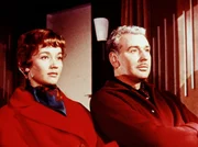 Juliane (Liselotte Pulver) muss entsetzt feststellen, dass der Regisseur, der Gefallen an ihrer Geschichte fand, ausgerechnet jener "B&uuml;ffel" Paul Frank (Bernhard Wicki) ist.