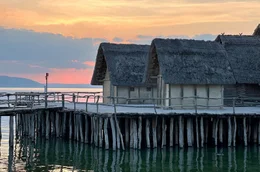 UNESCO-Weltkulturerbe in Deutschlands S&uuml;den: die Pfahlbauten in Unteruhldingen am Bodensee