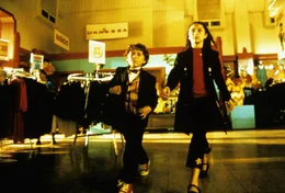 Die Cortez-Kinder Carmen (Alexa Vega) und Juni (Daryl Sabara) machen sich auf die Suche nach ihren Eltern.. Spy Kids