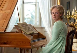 Eleonore von Breuning (Caroline Hellwig) schw&auml;rmt f&uuml;r Beethoven.