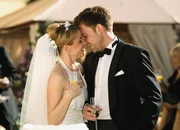 Wege zum Glück Kapitel 498 Staffel 1, Episode 498 Endlich ein Paar: Gisa Zach als Nina, Hubertus Grimm als Ben Wege zum Glück Kapitel 498 Staffel 1, Episode 498 Endlich ein Paar: Gisa Zach als Nina, Hubertus Grimm als Ben