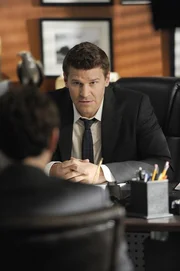 Booth (David Boreanaz) spricht mit Sweets &uuml;ber den aktuellen Fall.