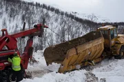FINNSNES, NORWAY - 
Road rescuer Kjell Ernstsen is winching the dumper.

(photo credit: National Geographic Channels/ITV Studios Norway) FINNSNES, NORWAY - 
Road rescuer Kjell Ernstsen is winching the dumper.

(photo credit: National Geographic Channels/ITV Studios Norway)