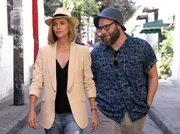 Charlotte Field (Charlize Theron, l.); Fred Flarsky (Seth Rogen, r.)