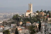 Der französische Architekt Fernand Pouillon prägte den Wiederaufbau der algerischen Hauptstadt Algier maßgeblich. Der französische Architekt Fernand Pouillon prägte den Wiederaufbau der algerischen Hauptstadt Algier maßgeblich.