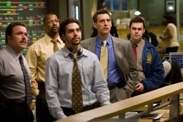 Suchen fieberhaft nach einer M&ouml;glichkeit, den Gangster zu stoppen: Johnson (Michael Rispoli, l.), Walter Garber (Denzel Washington, 2.v.l.), Delgado (Ramon Rodriguez, m.) und Camonetti (John Turturro, 2.v.r.).