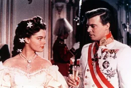 Prinzessin Elisabeth "Sissi" von Bayern (Romy Schneider), Kaiser Franz Joseph (Karlheinz B&ouml;hm).