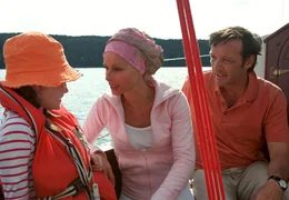 Klaus (Michael Roll) und seine Tochter Anna (Maria Ehrich, li.) wollen gemeinsam mit Judith (Christina Plate) segeln.