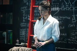 Martine (Adria Arjona) soll das riskante Selbstexperiment ihres Kollegen und Freundes Morbius begleiten.