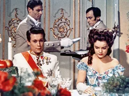 Erzherzog Karl-Ludwig (Peter Weck) ist ungl&uuml;cklich ist Prinzessin Sissi (Romy Schneider) verliebt.
