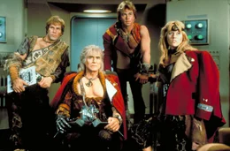 Ist nun der Augenblick f&uuml;r Khans (Ricardo Montalb&aacute;n, 2.v.l.) Rache gekommen? Ihm ist es gelungen, mit Hilfe einer Truppe genmanipulierter Elite-Soldaten ein Raumschiff der F&ouml;deration zu kapern &hellip;