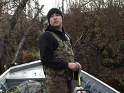 Joey Zuray realizes how much work he and his team will have to do to cut their way to moose hunting ground.  Yukon Men (seizoen 5)