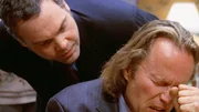 Detective Goren (Vincent D'Onofrio, l.) hat ins Schwarze getroffen. Wird Mark (John Savage) den Mord gestehen? Detective Goren (Vincent D'Onofrio, l.) hat ins Schwarze getroffen. Wird Mark (John Savage) den Mord gestehen?