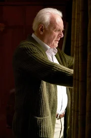 Anthony (Anthony Hopkins) versucht seine Krankheit zu &uuml;berspielen.