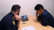 Eine Frau behauptet, unschuldig zu sein, obwohl sie verdorbenes Essen importieren will, und ein Mann schwitzt f&ouml;rmlich vor Angst auf der Stirn - haupts&auml;chlich wegen eines Gelenks.