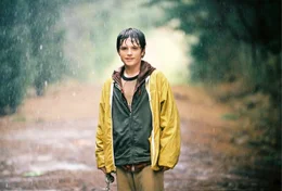 Als sich Leslie eines Tages alleine auf den Weg in ihre Phantasiewelt, Terabithia, begibt, geschieht eine Katastrophe, die Jess' (Josh Hutcherson) Leben f&uuml;r immer ver&auml;ndern wird ...
