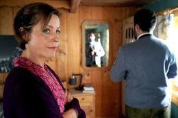 Anne (Jule Ronstedt) ist anderer Meinung als ihr Mann Toni (Adnan Maral).