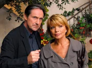 ARD MEINE LIEBE FAMILIE - DER ERBE, Deutschland 2008, Regie Dagmar Damek, am Samstag (29.12.12) um 12:05 Uhr im Ersten. Marius (Helmut Zierl) und Barbara (Uschi Glas) entdecken nach und nach gemeinsame Interessen. ARD MEINE LIEBE FAMILIE - DER ERBE, Deutschland 2008, Regie Dagmar Damek, am Samstag (29.12.12) um 12:05 Uhr im Ersten. Marius (Helmut Zierl) und Barbara (Uschi Glas) entdecken nach und nach gemeinsame Interessen.