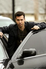 Detective Antonio Dawson (Jon Seda) leitet die polizeilichen Ermittlungen. Es stellt sich heraus, dass das Feuer im Krankenhaus in der N&auml;he der Patientenakten ausbrach? Bringt ihn diese Info dem T&auml;ter n&auml;her?