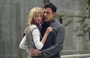 Rachel Porter (Uma Thurman, l.); Michael Jennings (Ben Affleck, r.)