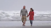 An den pr&auml;chtigen Str&auml;nden von Portland in Oregon gehen Alisa und Jamie mit ihren Kindern gerne surfen, beobachten Wale und Wellen. Jetzt suchen sie ein Ferienhaus am Strand an der Pazifikk&uuml;ste in dem h&uuml;bschen, ruhigen Ort Gearhart