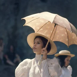 Dianne de Poitiers (Helen Morse)