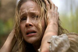 Ger&auml;t in die H&auml;nde einer Rebellenarmee: Missionarin Sarah (Julie Benz) ...