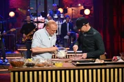 V.li.: Stefan Raab und Star-Pâtissier Christian Hümbs schlagen Eischnee um die Wette. V.li.: Stefan Raab und Star-Pâtissier Christian Hümbs schlagen Eischnee um die Wette.