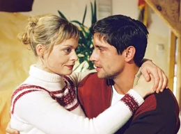 Eigentlich hatte Susanne (Susanna Simon) ja die Nase voll von den M&auml;nnern. Aber bei Frank (Oliver Bootz) hat sie ihre Meinung ge&auml;ndert.